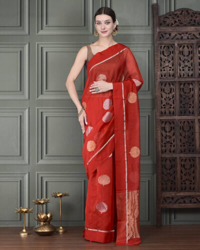 Graceful Cotton Silk Saree Adorned with 2 Nalli Weave & Gulab Boota Motifs Graceful Cotton Silk Saree Adorned with 2 Nalli Weave & Gulab Boota Motifs